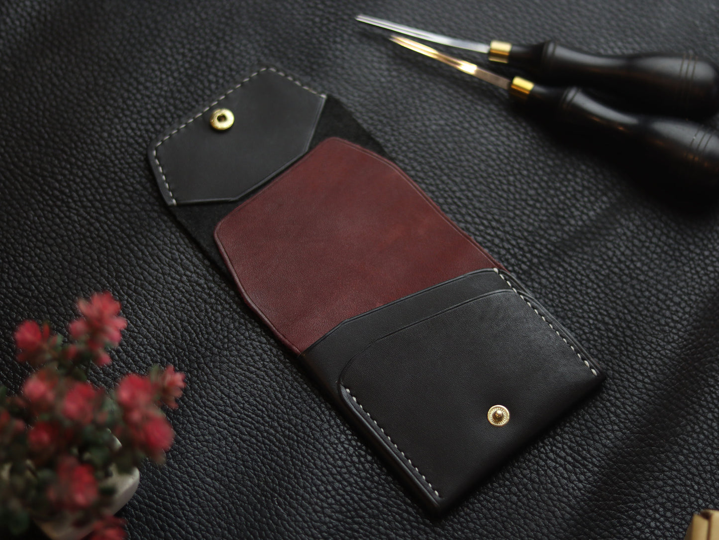 CARVES MINI SMART WALLET CHARCOLE BLACK &  BURGUNDY GRIP LEATHER GOODS