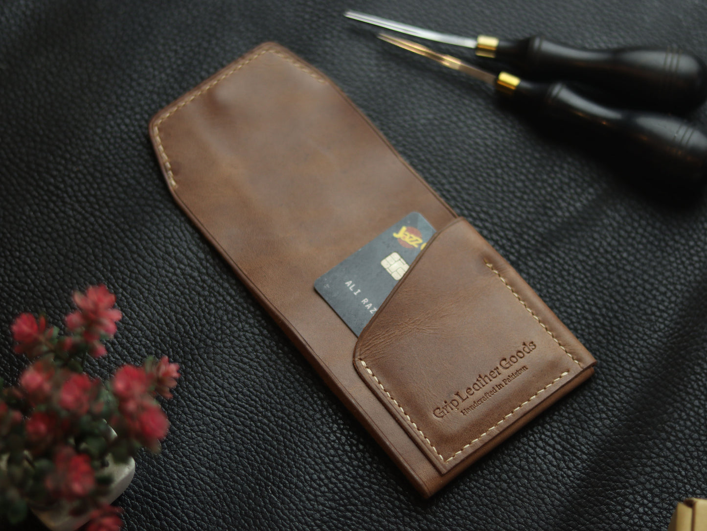 CARVES MINI SMART WALLET COFFEE BROWN GRIP LEATHER GOODS