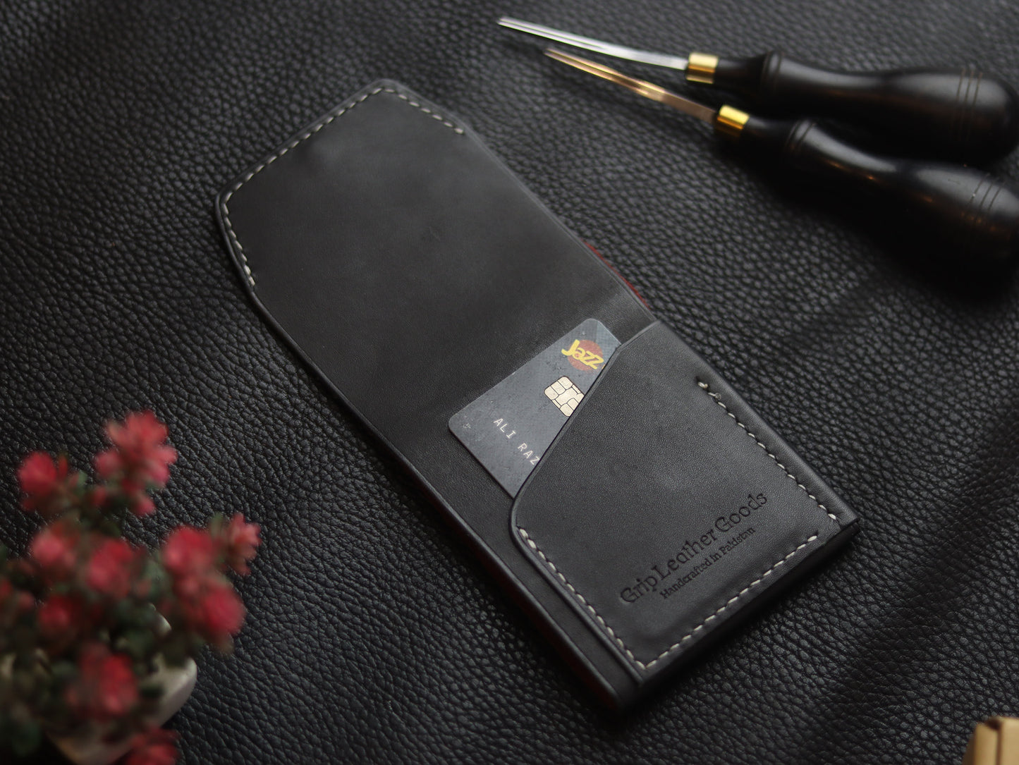 CARVES MINI SMART WALLET CHARCOLE BLACK &  BURGUNDY GRIP LEATHER GOODS