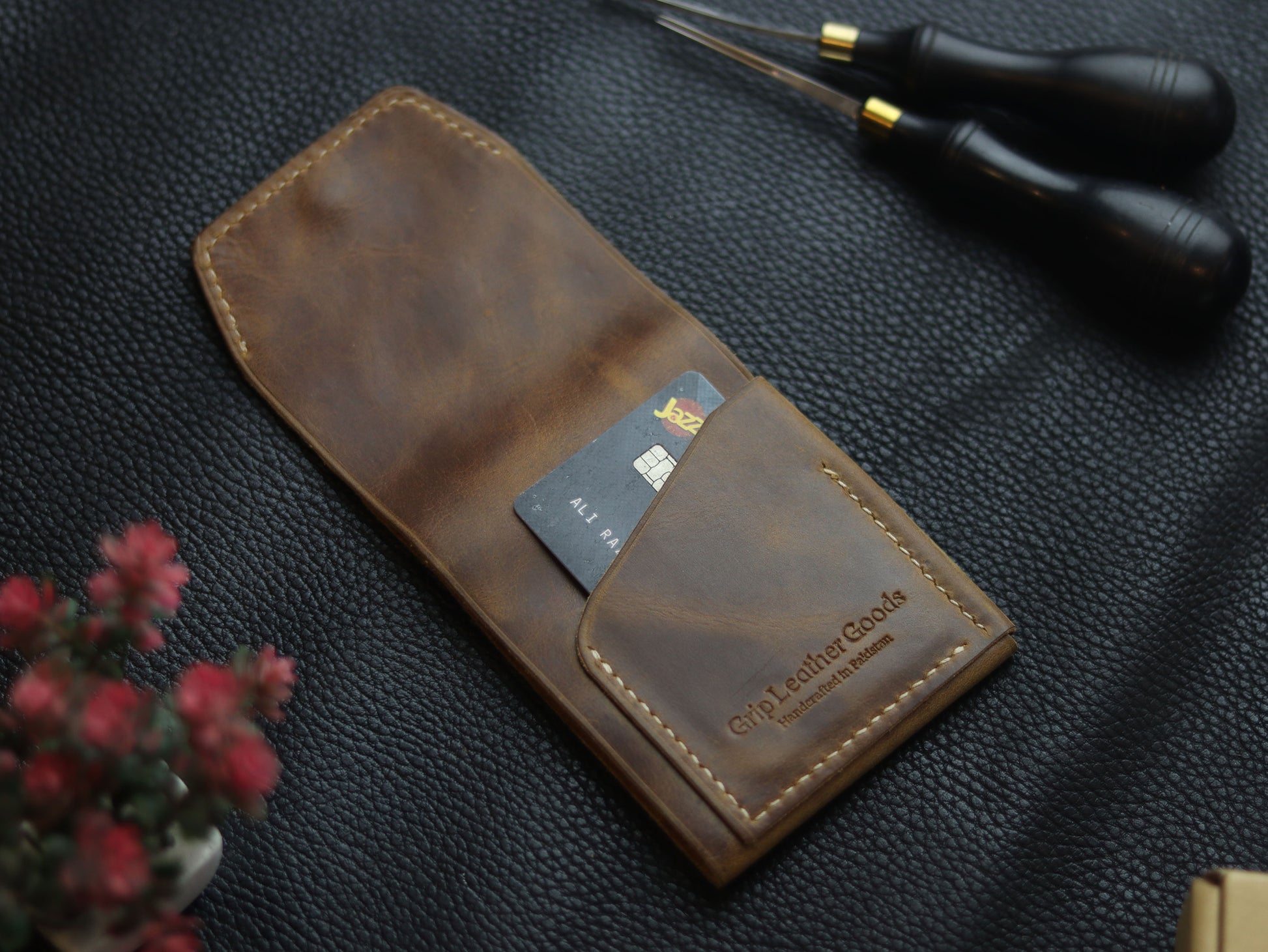 CARVES MINI SMART WALLET BRUNETTE BROWN GRIP LEATHER GOODS