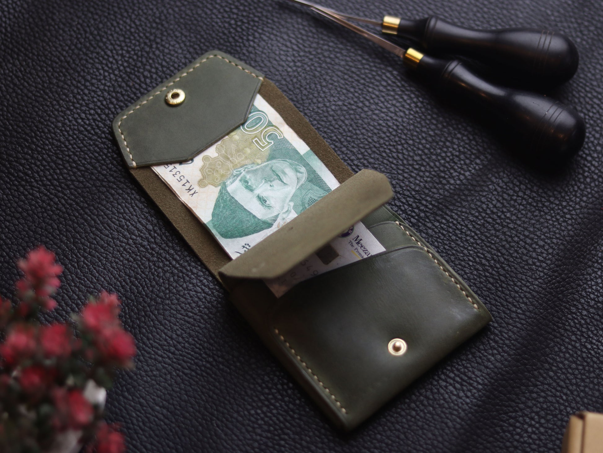 CARVES MINI SMART WALLET EMERALD GREEN GRIP LEATHER GOODS