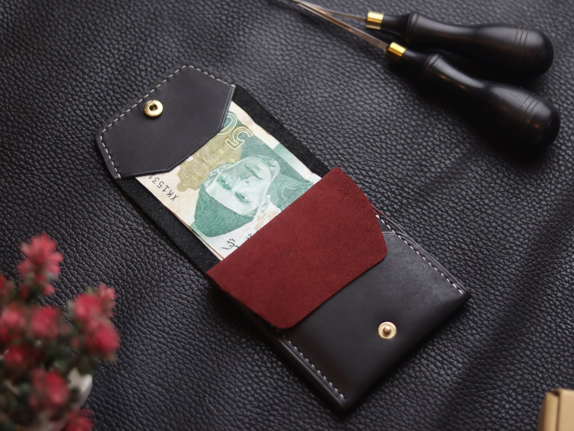 CARVES MINI SMART WALLET CHARCOLE BLACK &  BURGUNDY GRIP LEATHER GOODS