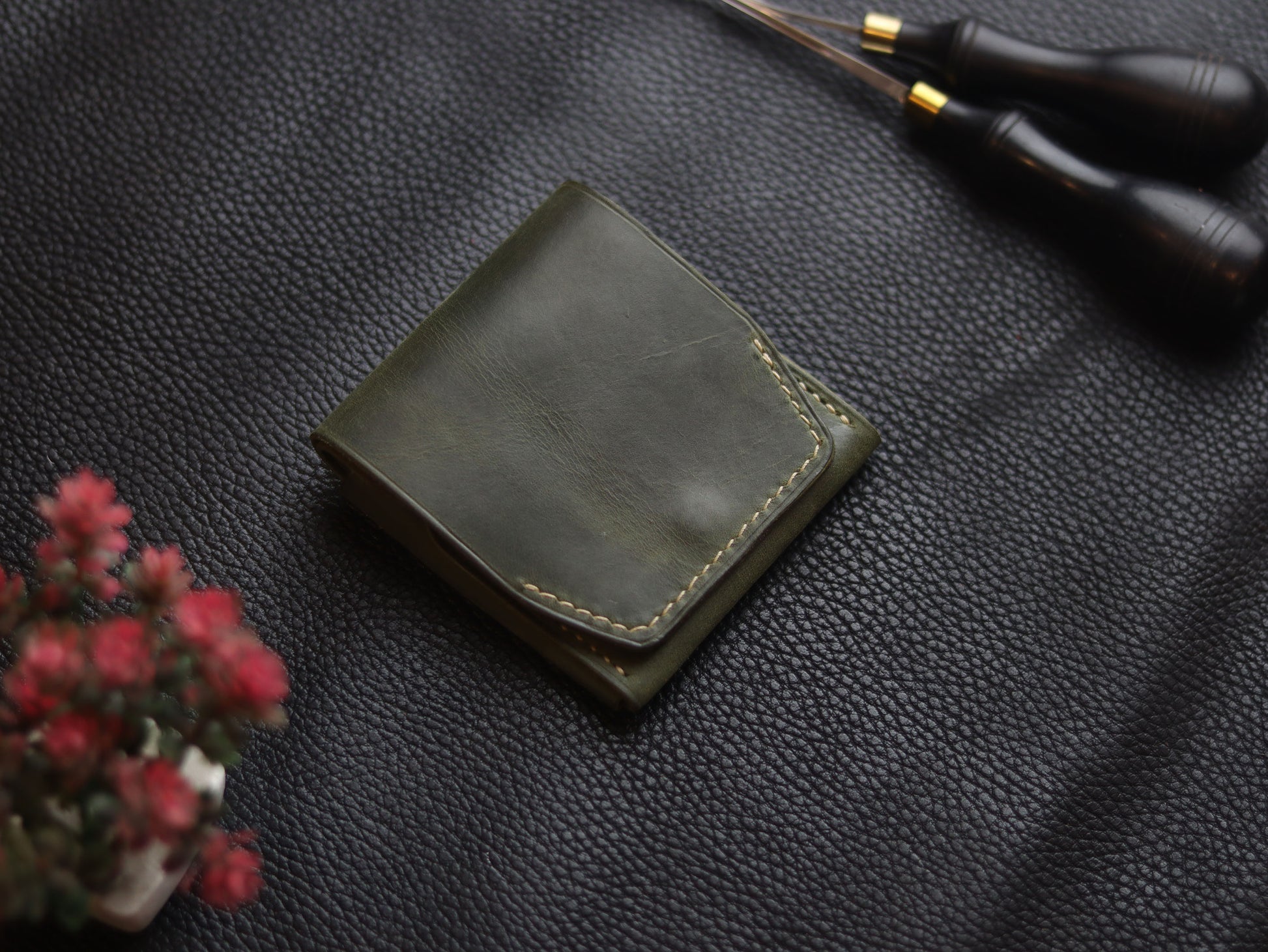 CARVES MINI SMART WALLET EMERALD GREEN GRIP LEATHER GOODS