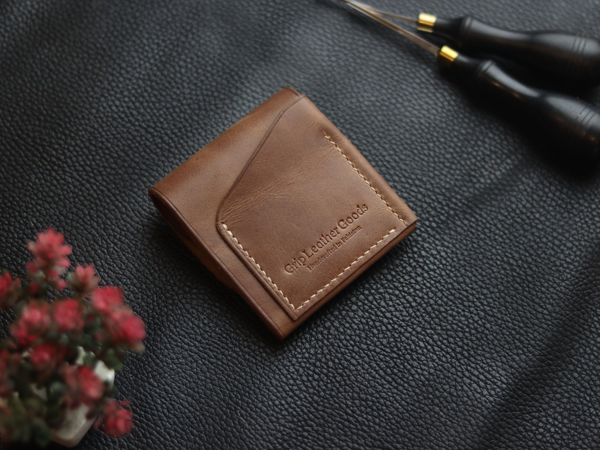 CARVES MINI SMART WALLET COFFEE BROWN GRIP LEATHER GOODS