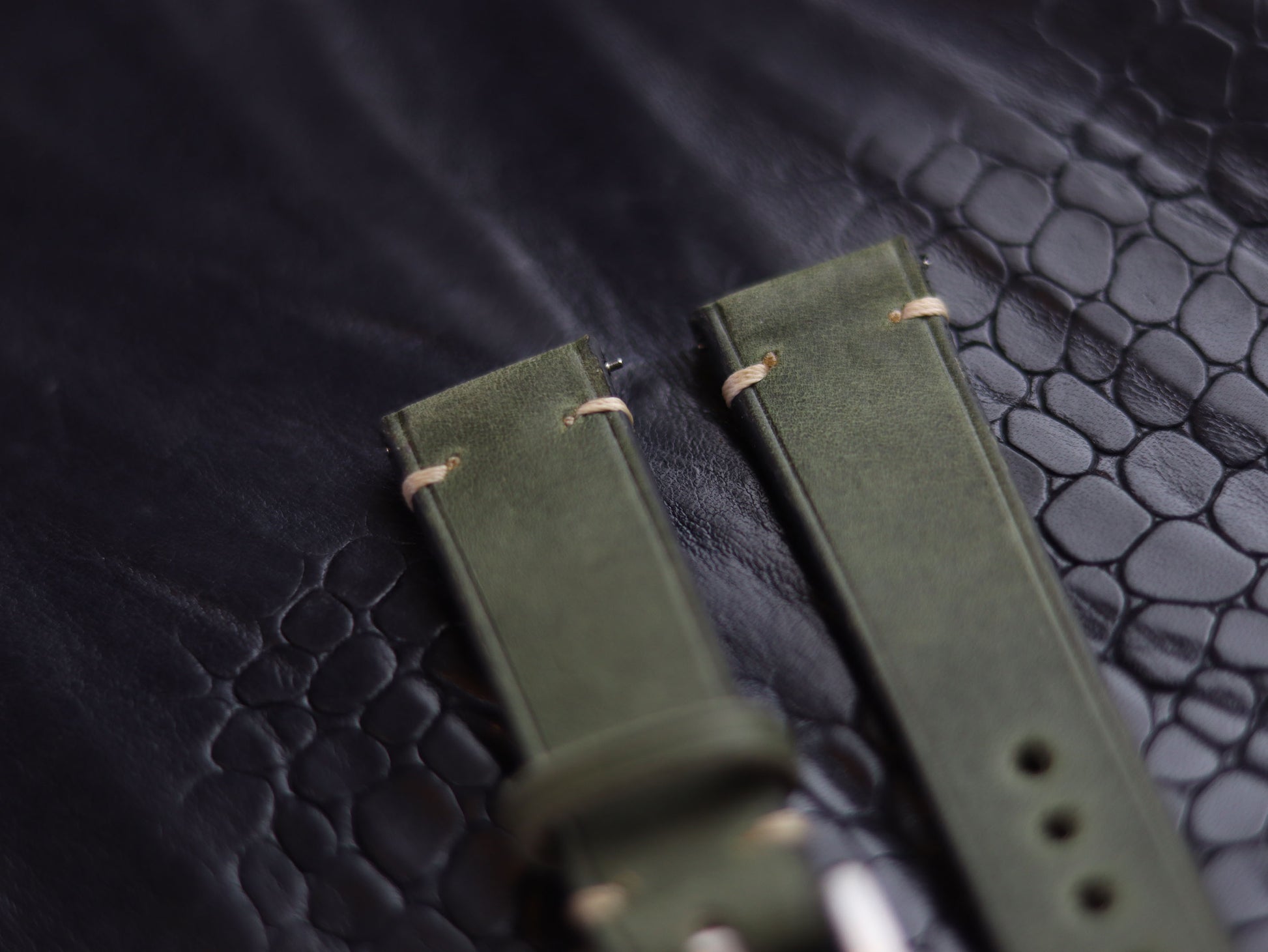 LEATHER STRAPS EMERALD GREEN (BEACH)  MINIMAL  STITCHED GRIP LEATHER GOODS