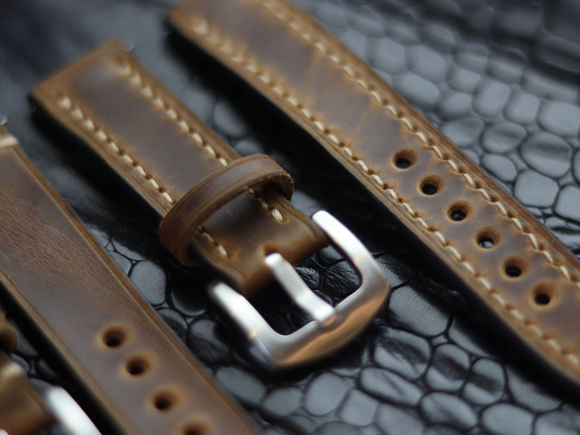 LEATHER STRAPS BRUNETTE BROWN (BEACH)  FULL STITCHED GRIP LEATHER GOODS