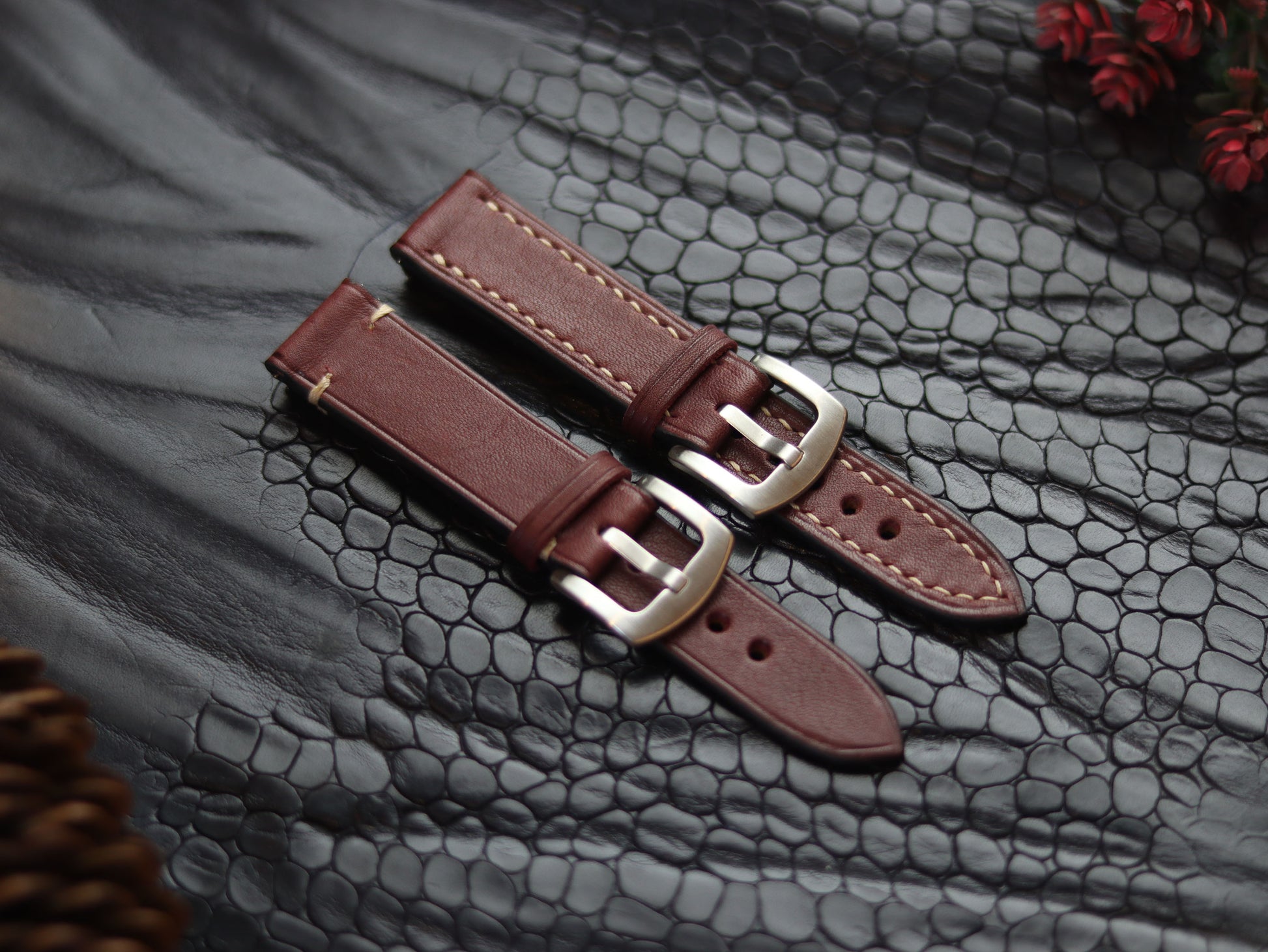 LEATHER STRAPS VINTAGE RED (BEACH)  MINIMAL STITCHED GRIP LEATHER GOODS