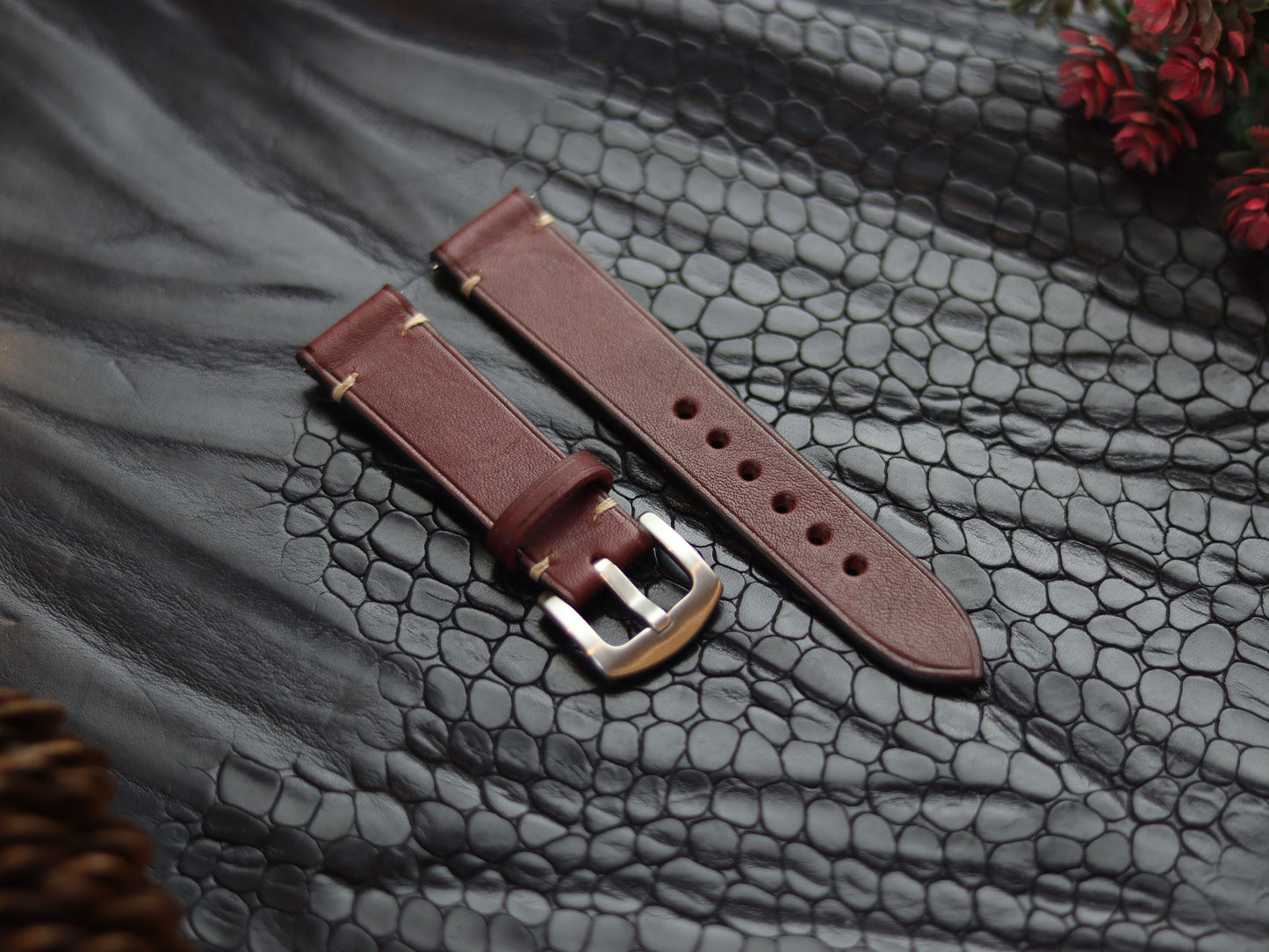 LEATHER STRAPS VINTAGE RED (BEACH)  MINIMAL STITCHED GRIP LEATHER GOODS