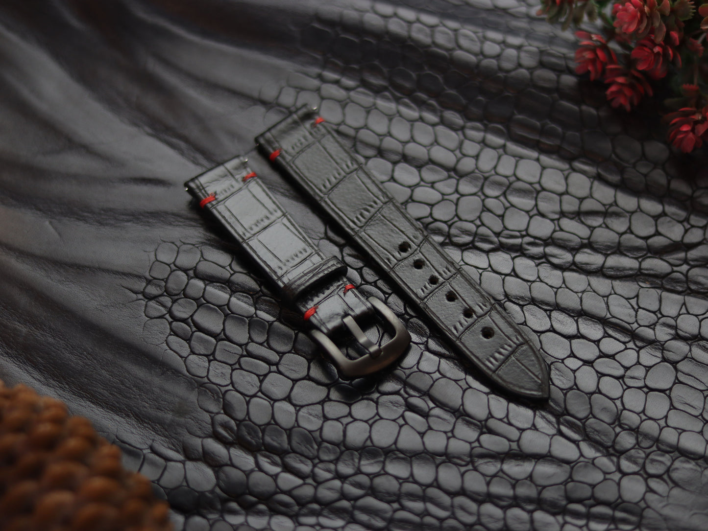 LEATHER STRAPS PHANTOM BLACK (RED)  MINIMAL STITCHED GRIP LEATHER GOODS