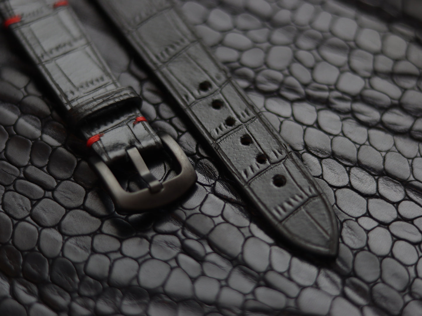 LEATHER STRAPS PHANTOM BLACK (RED)  MINIMAL STITCHED GRIP LEATHER GOODS