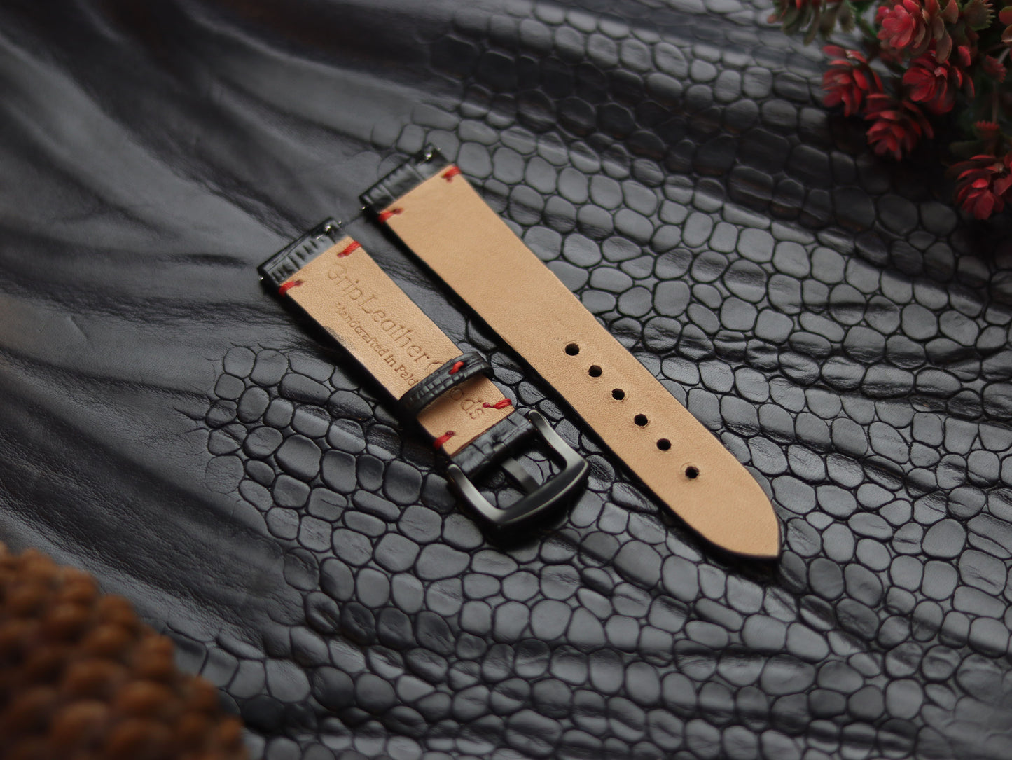 LEATHER STRAPS PHANTOM BLACK (RED)  MINIMAL STITCHED GRIP LEATHER GOODS