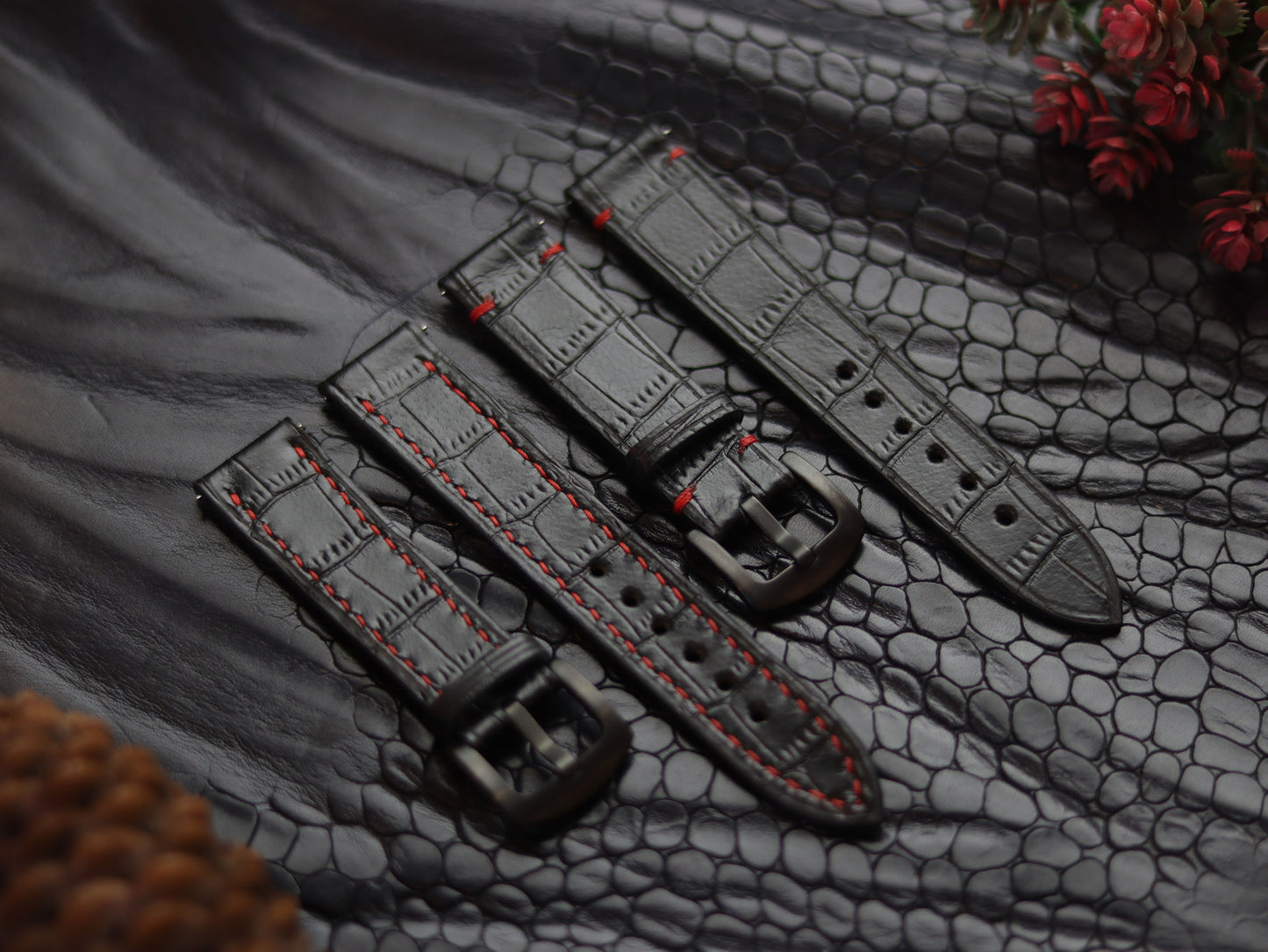 LEATHER STRAPS PHANTOM BLACK (RED)  MINIMAL STITCHED GRIP LEATHER GOODS