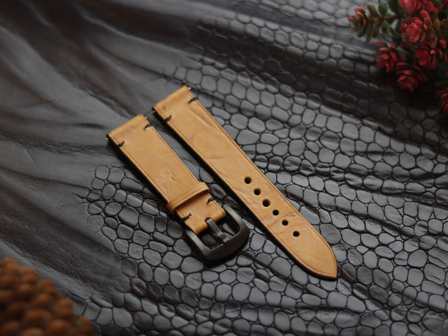 LEATHER STRAPS CLASSIC OAK (BLACK)  MINIMAL STITCHED GRIP LEATHER GOODS