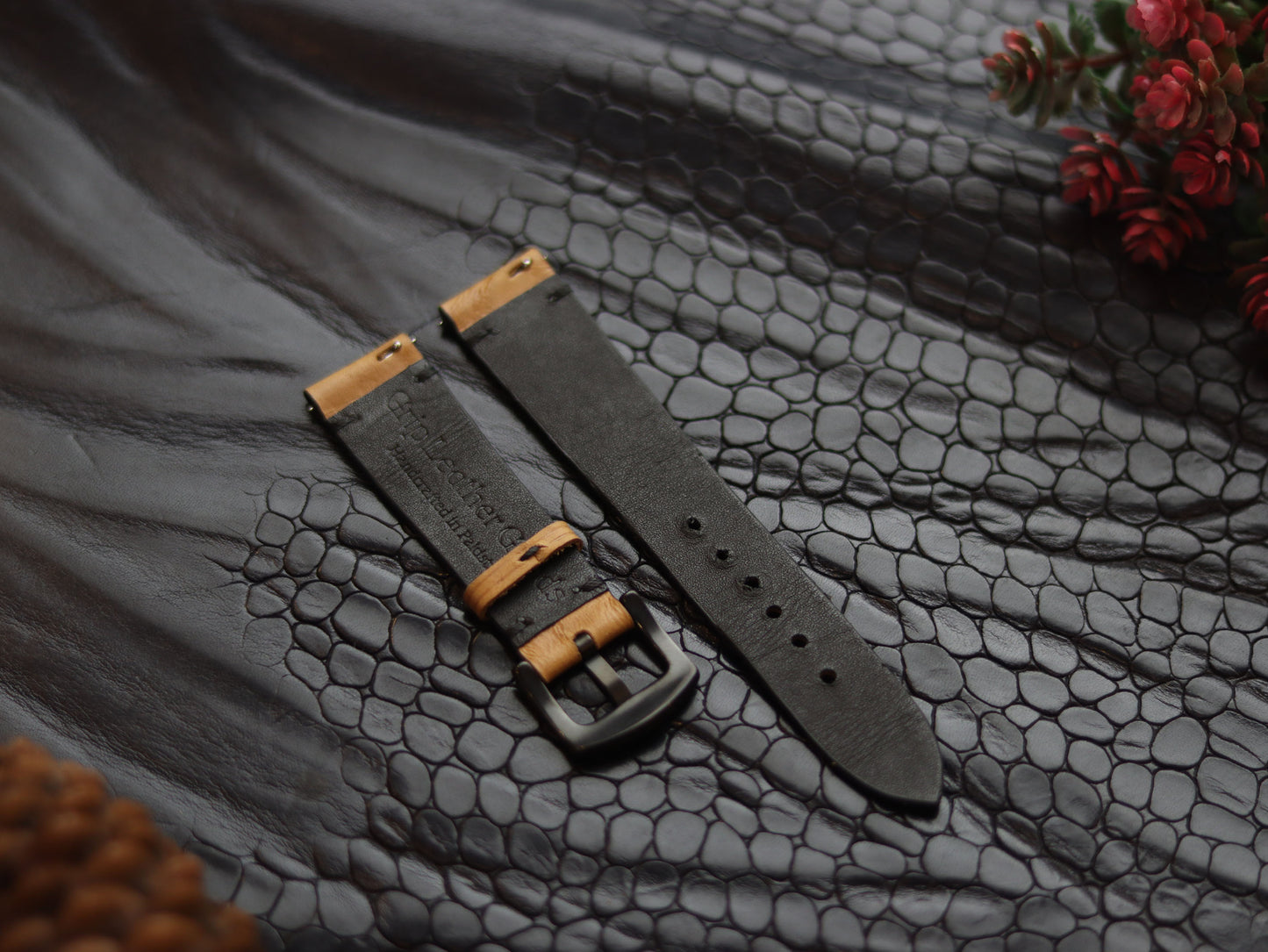 LEATHER STRAPS CLASSIC OAK (BLACK)  MINIMAL STITCHED GRIP LEATHER GOODS