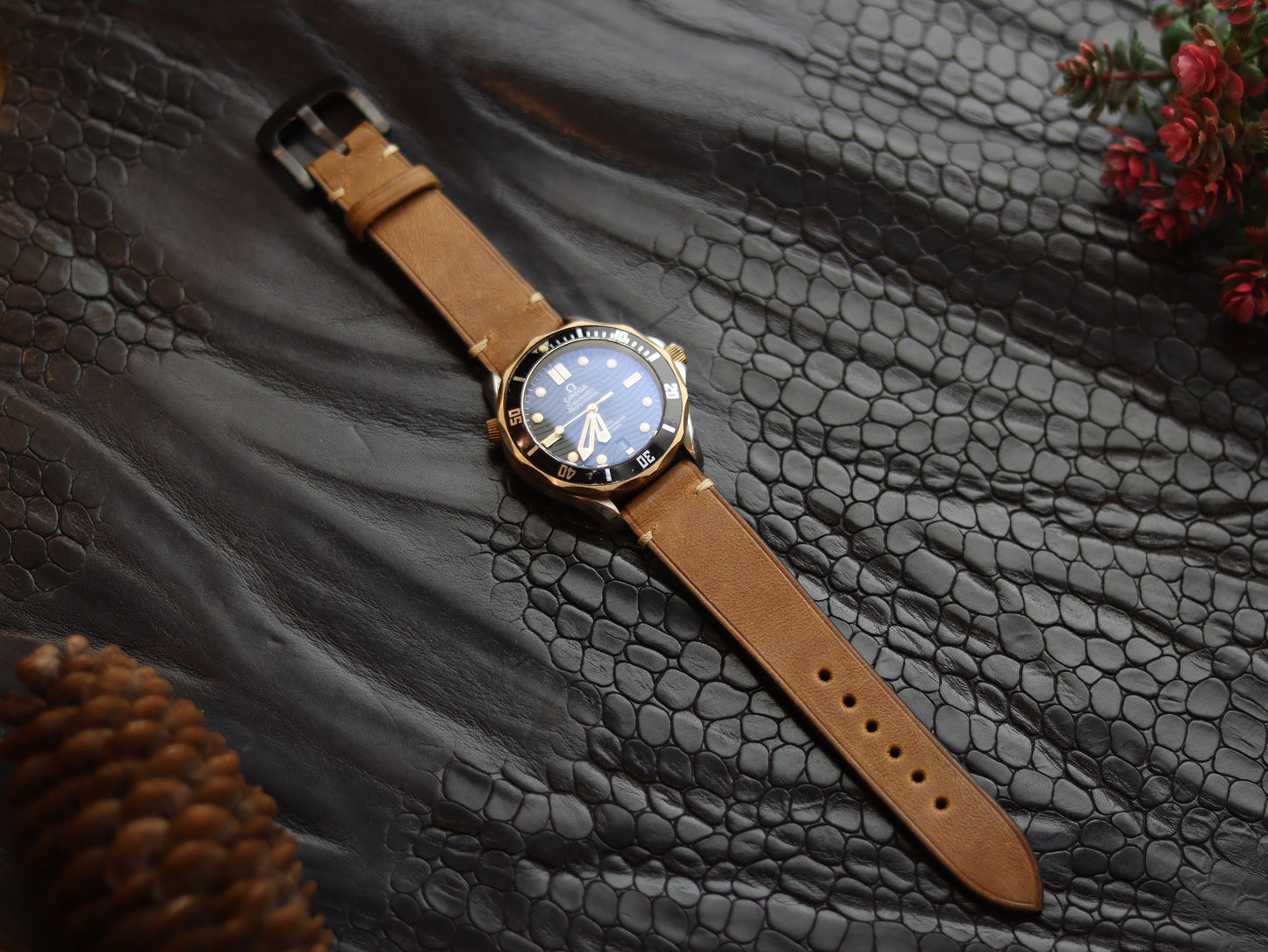 LEATHER STRAPS PEBBLE BROWN (BEACH)  MINIMAL STITCHED GRIP LEATHER GOODS