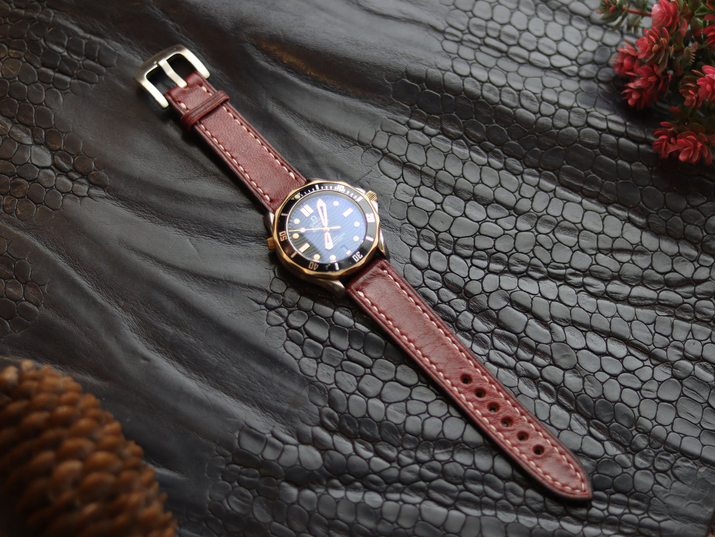 LEATHER STRAPS SCARLET RED (WHITE) FULL STITCHED GRIP LEATHER GOODS