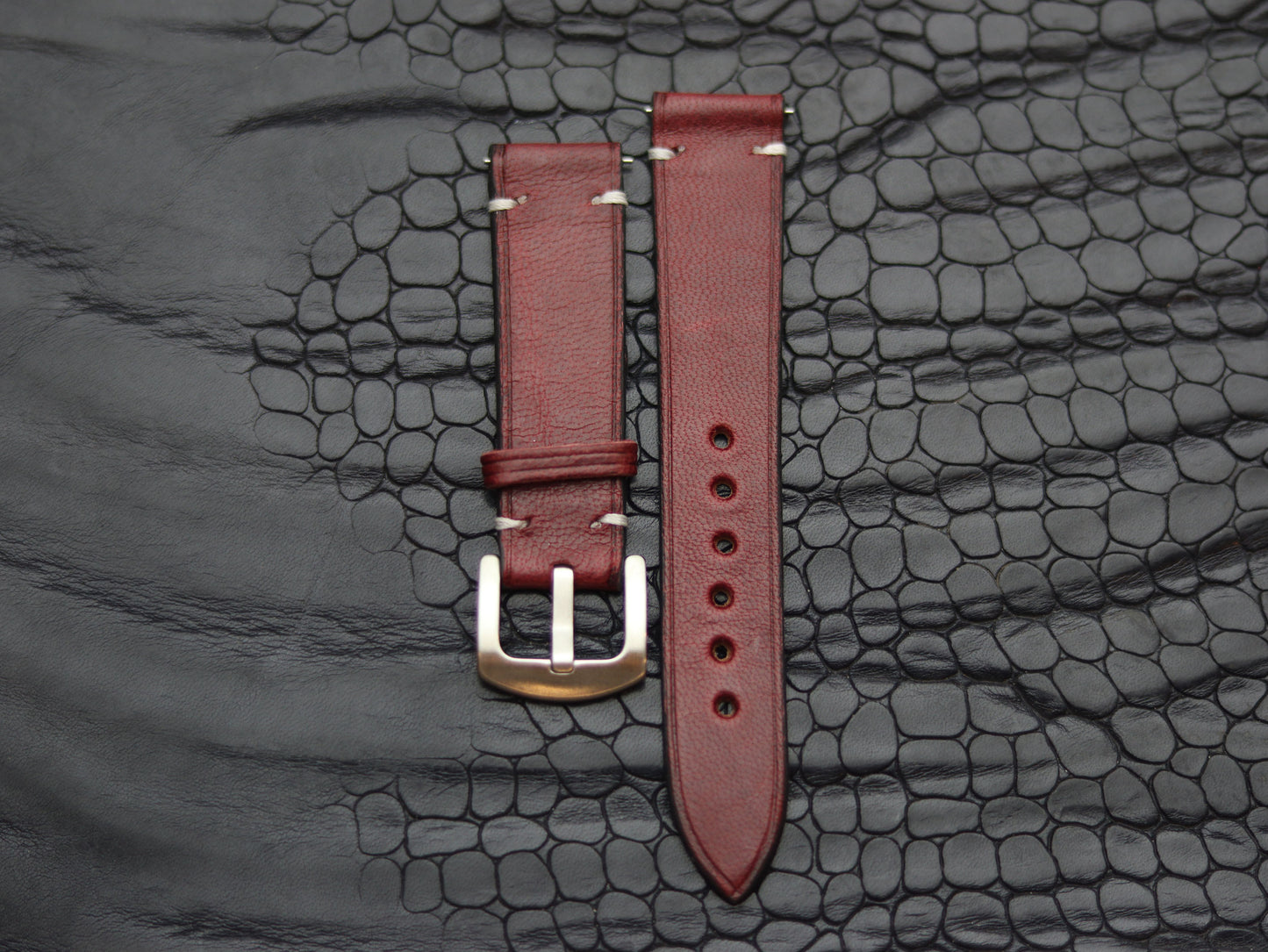 LEATHER STRAPS SCARLET RED (WHITE) MINIMAL STITCHED GRIP LEATHER GOODS