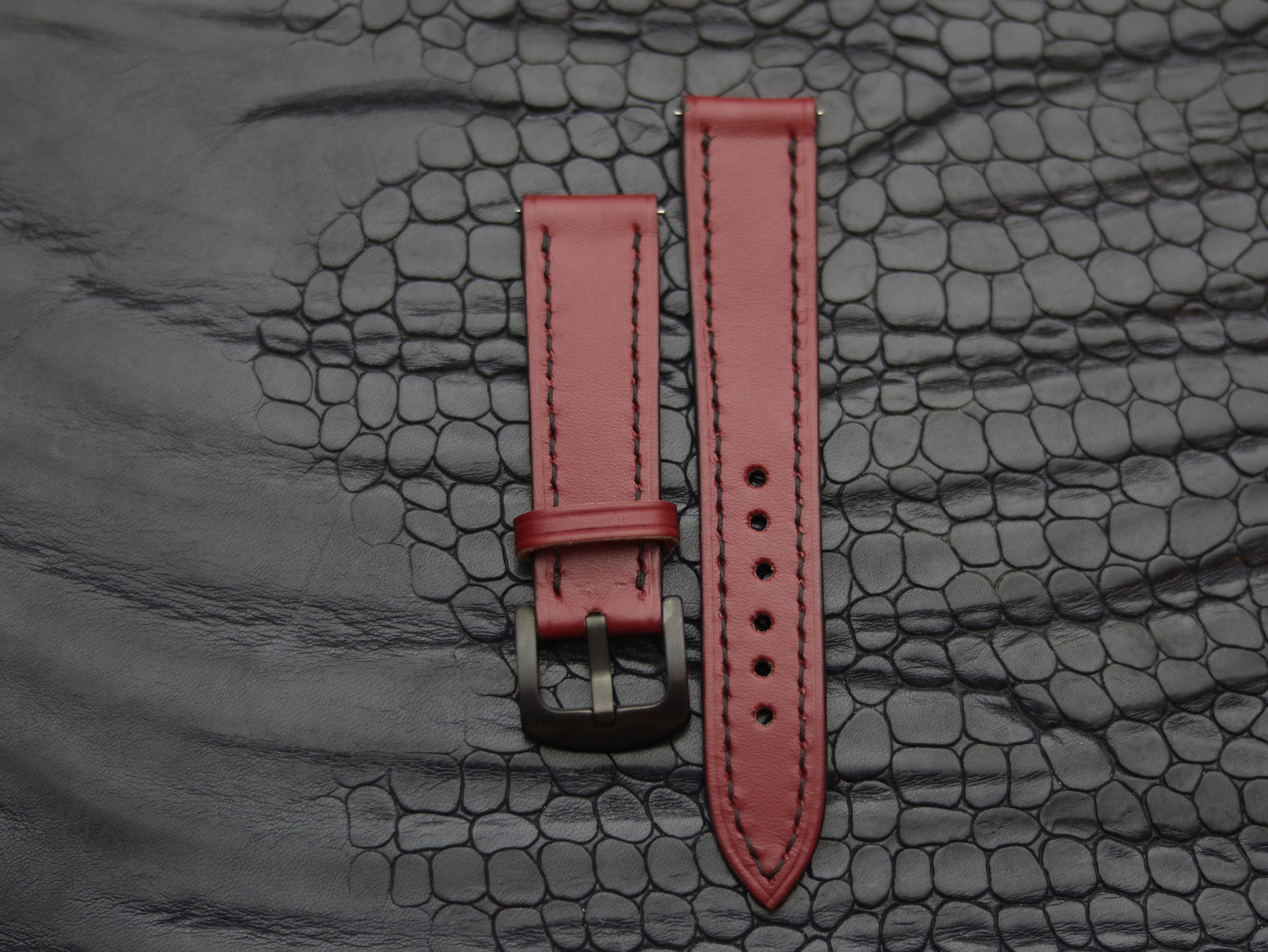 LEATHER STRAPS CRIMSON RED (BLACK) FULL STITCHED GRIP LEATHER GOODS
