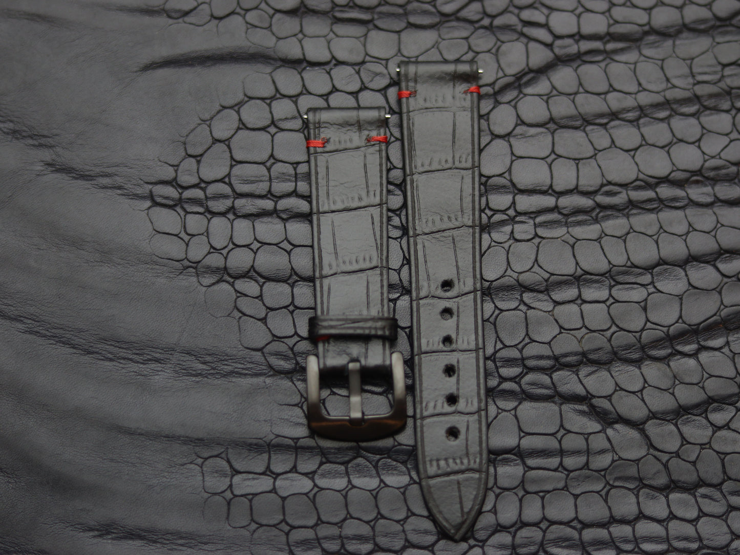 LEATHER STRAPS PHANTOM BLACK (RED)  MINIMAL STITCHED GRIP LEATHER GOODS