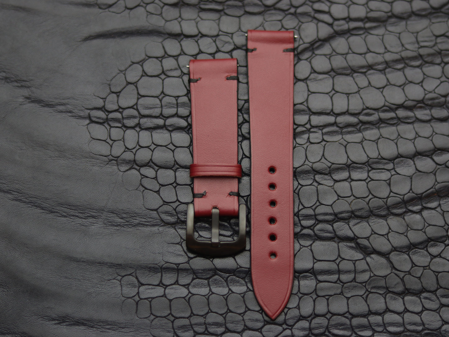 LEATHER STRAPS CRIMSON RED (BLACK)  MINIMAL STITCHED GRIP LEATHER GOODS