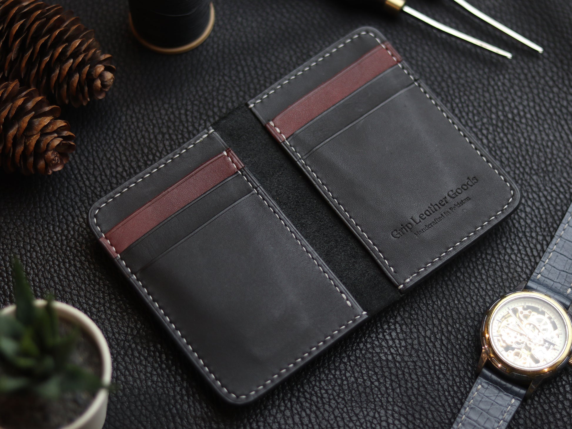 HUDSON SLIM BI-FOLD WALLET MATTE BLACK & VINTAGE RED GRIP LEATHER GOODS