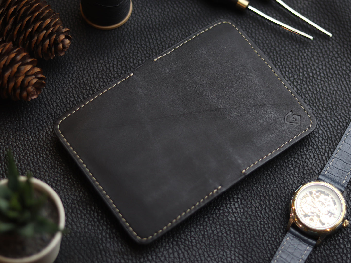 HUDSON SLIM BI-FOLD WALLET MATTE BLACK & CHIFFON WHITE GRIP LEATHER GOODS