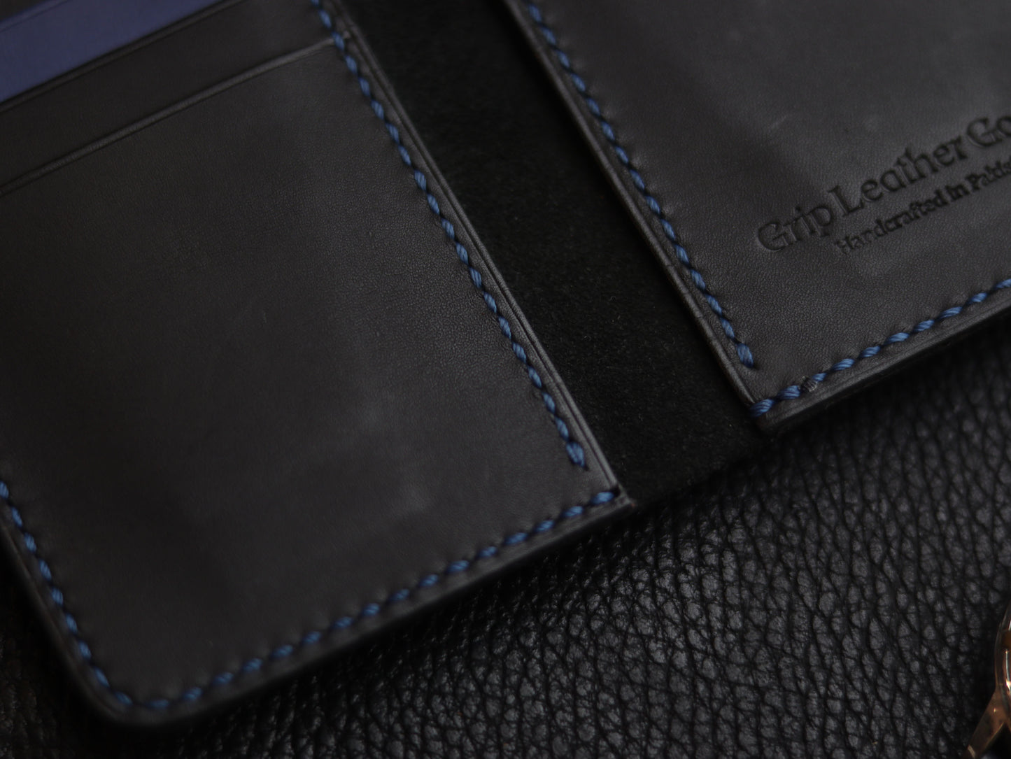 HUDSON SLIM BI-FOLD WALLET MATTE BLACK & BLUE GRIP LEATHER GOODS