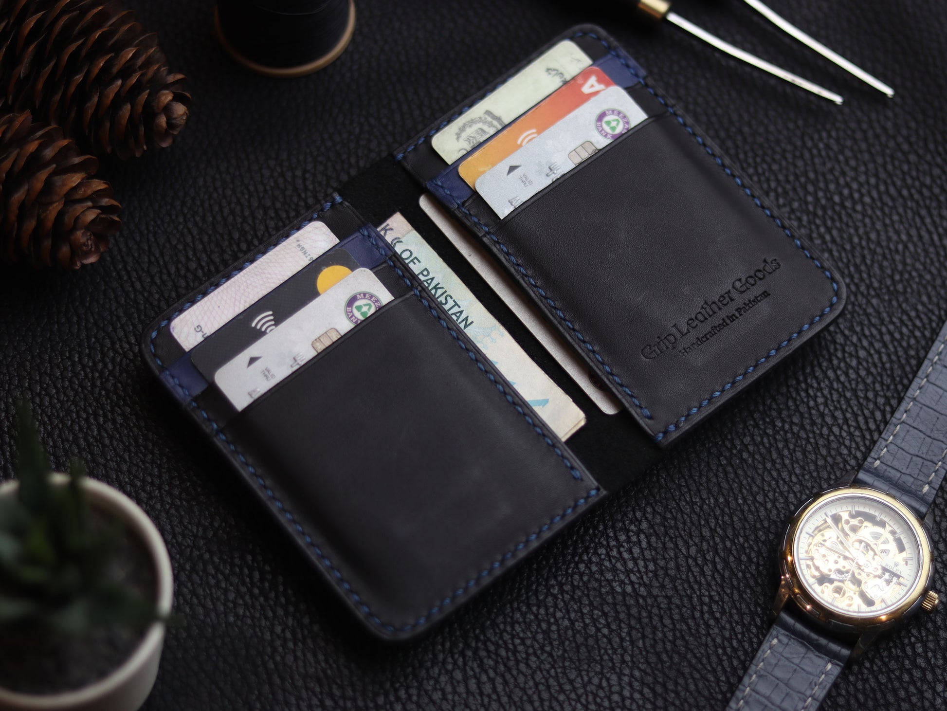 HUDSON SLIM BI-FOLD WALLET MATTE BLACK & BLUE GRIP LEATHER GOODS