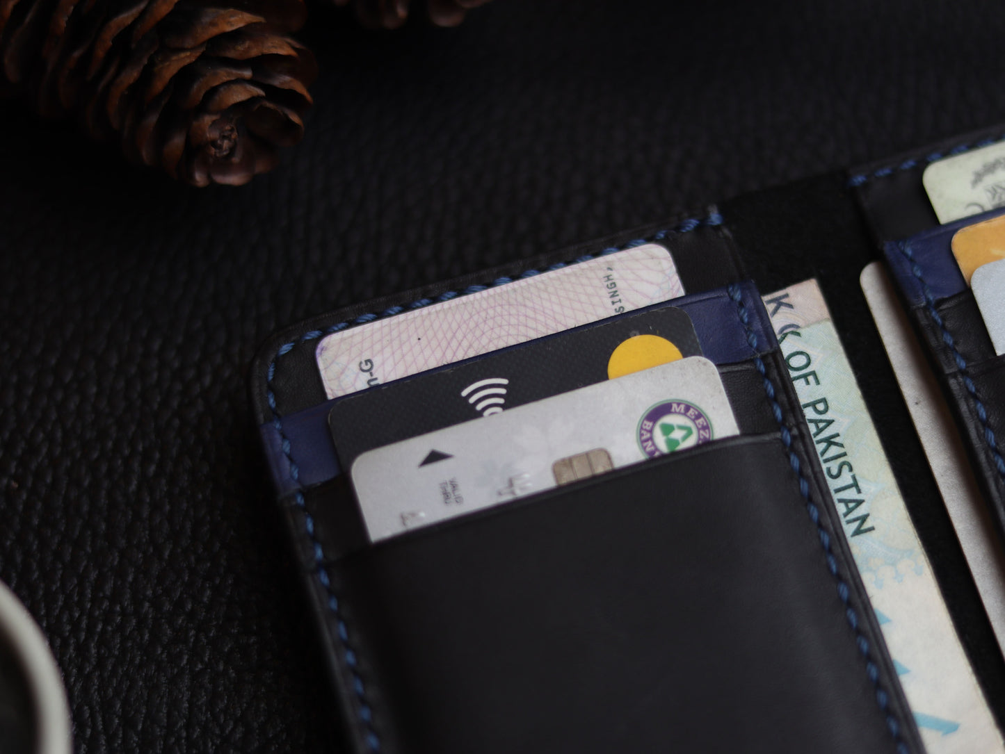 HUDSON SLIM BI-FOLD WALLET MATTE BLACK & BLUE GRIP LEATHER GOODS