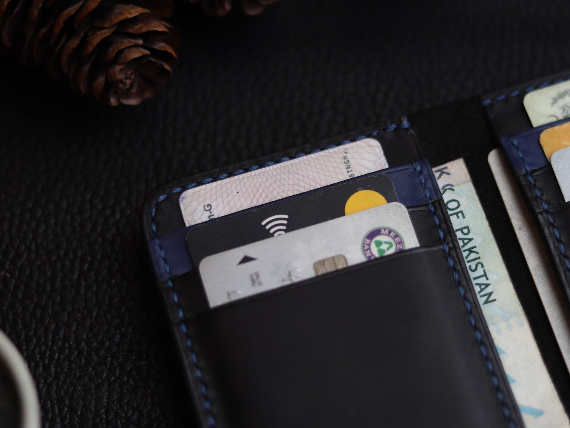 HUDSON SLIM BI-FOLD WALLET MATTE BLACK & BLUE GRIP LEATHER GOODS