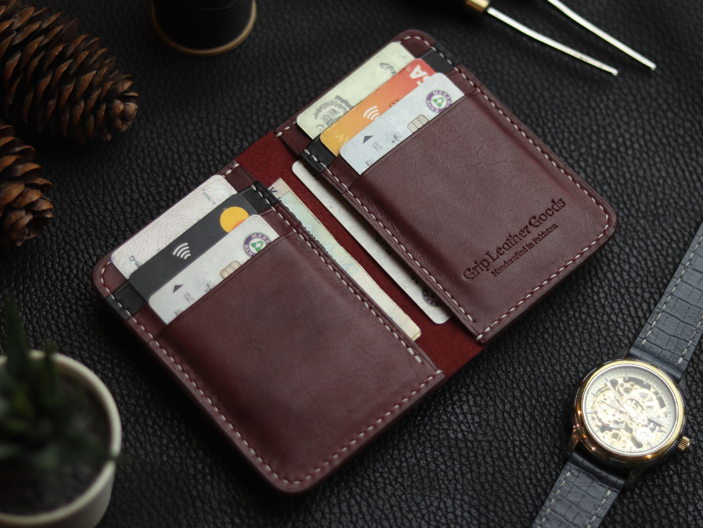 HUDSON SLIM BI-FOLD WALLET VINTAGE RED & MATTE BLACK GRIP LEATHER GOODS