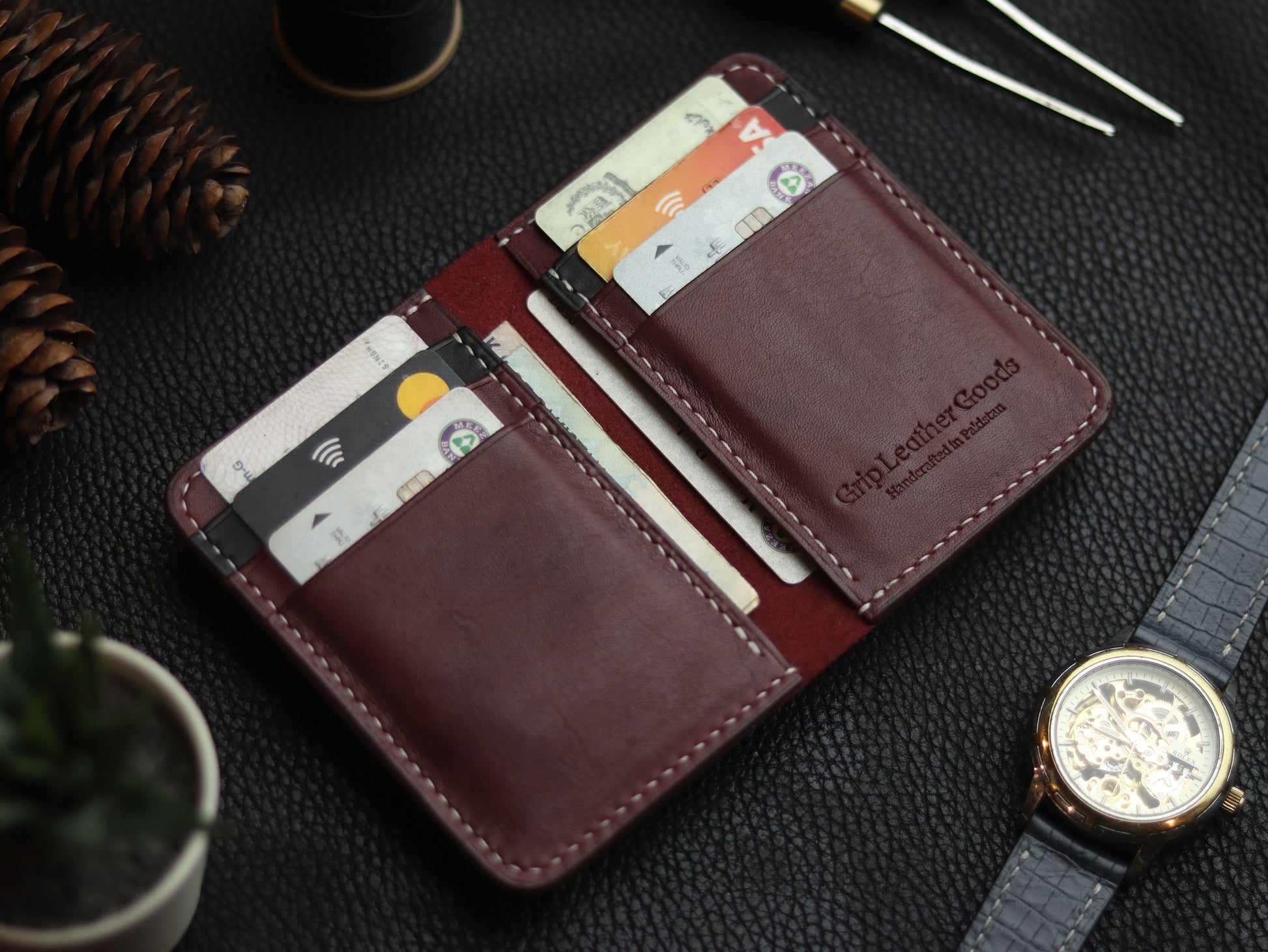 HUDSON SLIM BI-FOLD WALLET VINTAGE RED & MATTE BLACK GRIP LEATHER GOODS