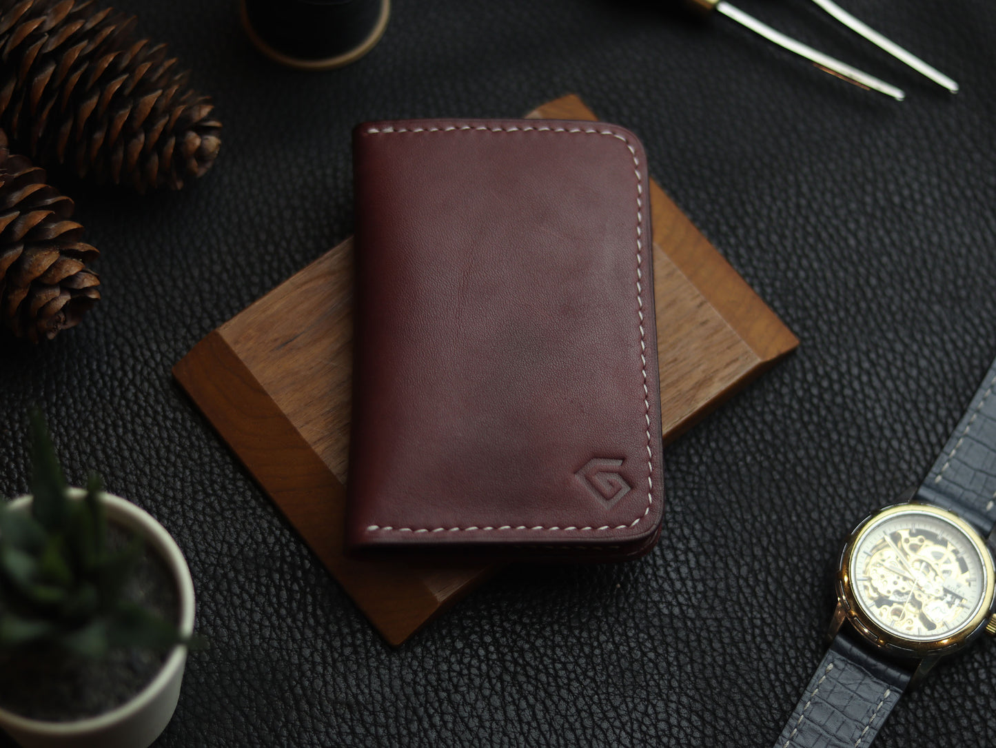 HUDSON SLIM BI-FOLD WALLET VINTAGE RED & MATTE BLACK GRIP LEATHER GOODS