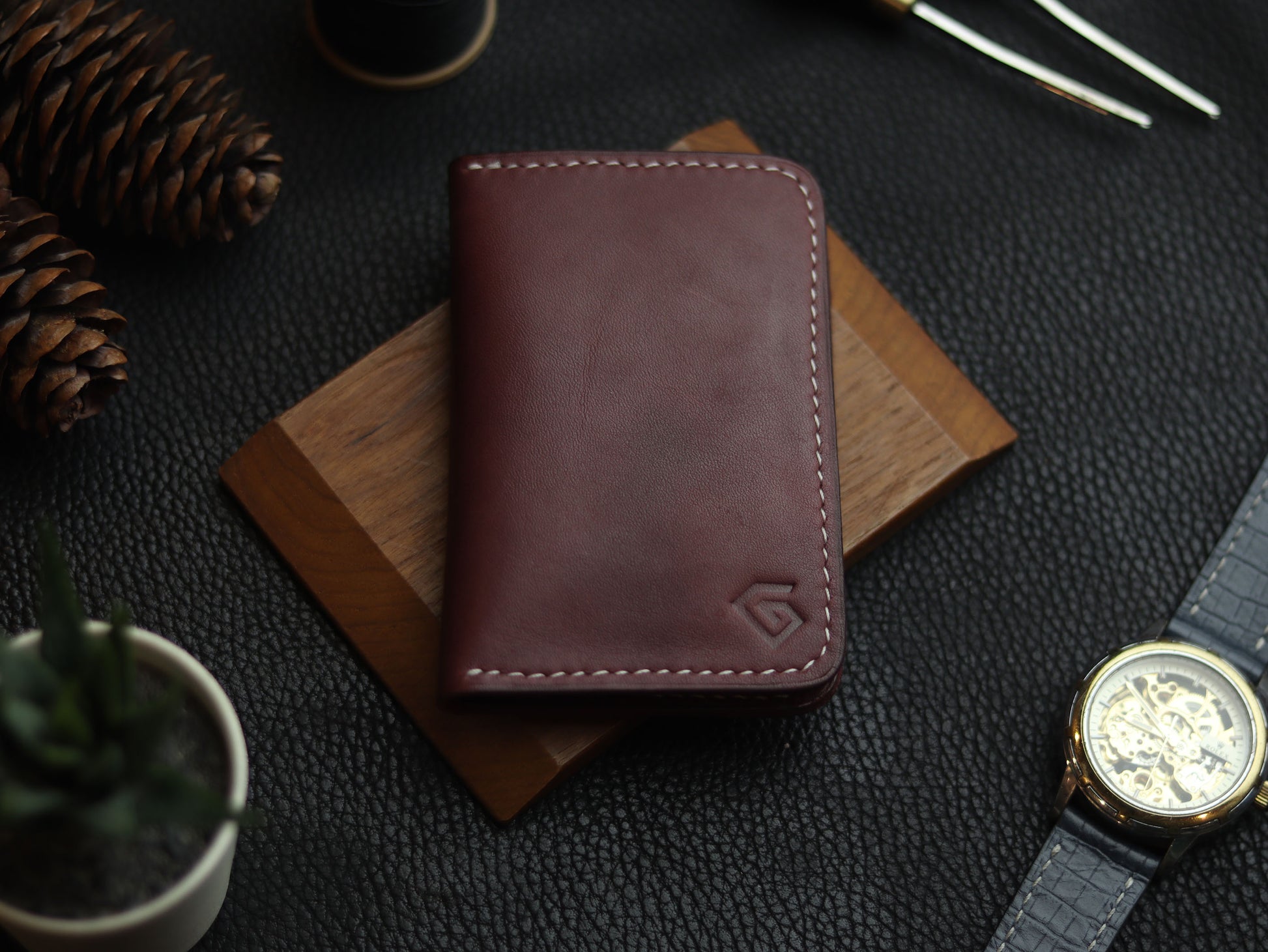 HUDSON SLIM BI-FOLD WALLET VINTAGE RED & MATTE BLACK GRIP LEATHER GOODS