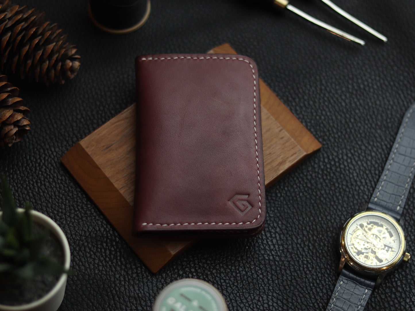 HUDSON SLIM BI-FOLD WALLET VINTAGE RED & MATTE BLACK GRIP LEATHER GOODS