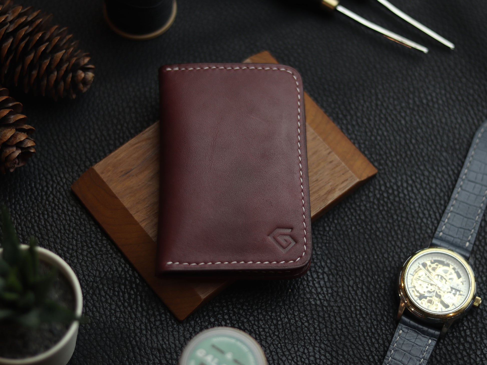 HUDSON SLIM BI-FOLD WALLET VINTAGE RED & MATTE BLACK GRIP LEATHER GOODS