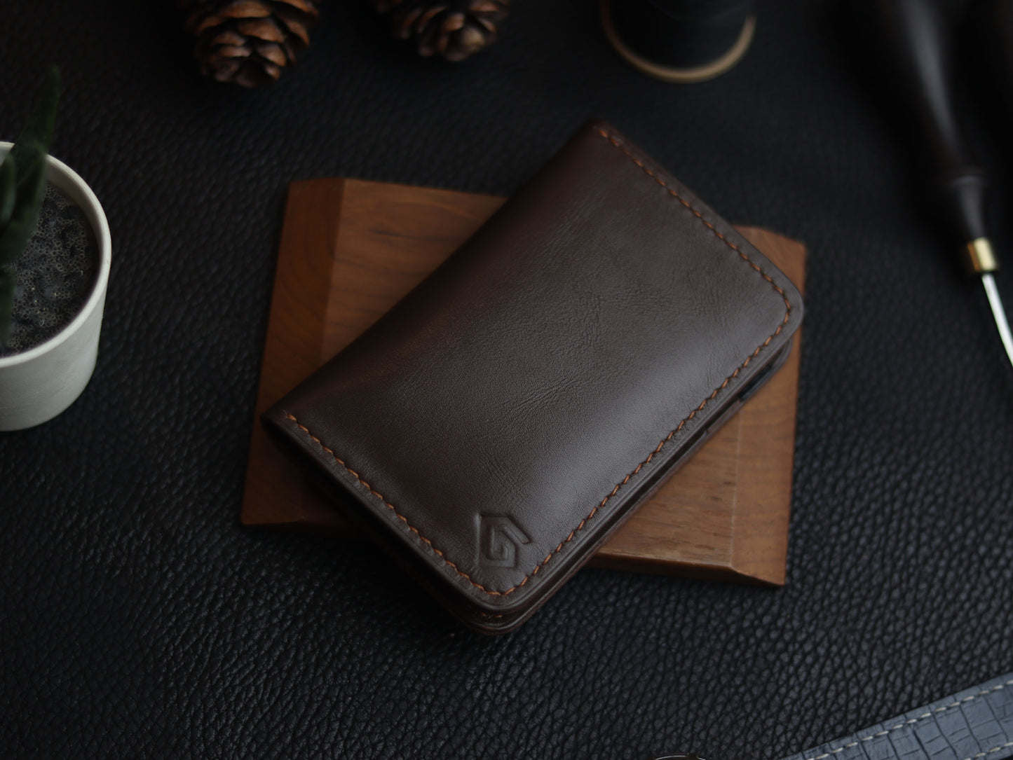 HUDSON SLIM BI-FOLD WALLET RUSTIC BROWN & MATTE BLACK GRIP LEATHER GOODS