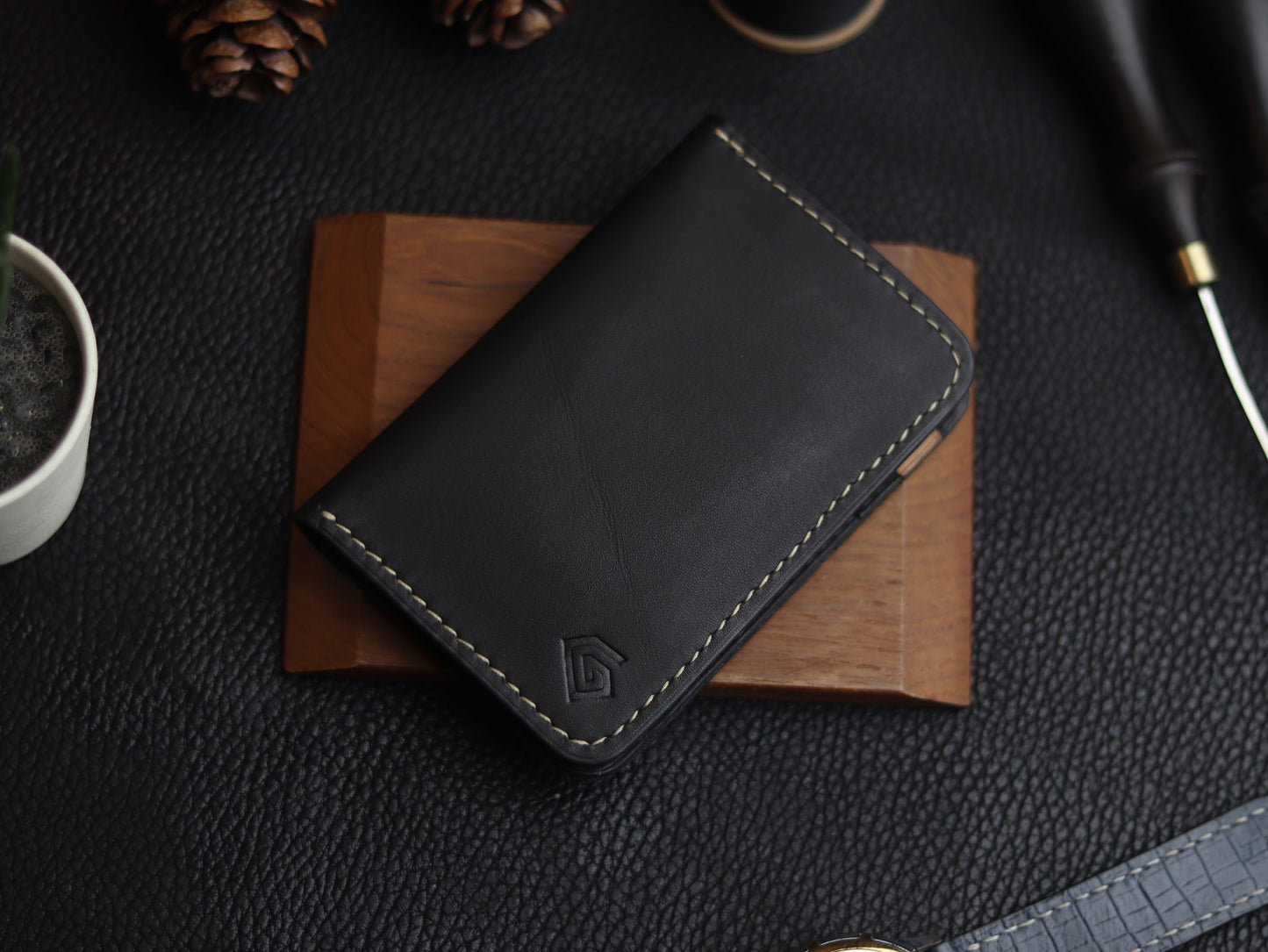 HUDSON SLIM BI-FOLD WALLET MATTE BLACK & CHIFFON WHITE GRIP LEATHER GOODS