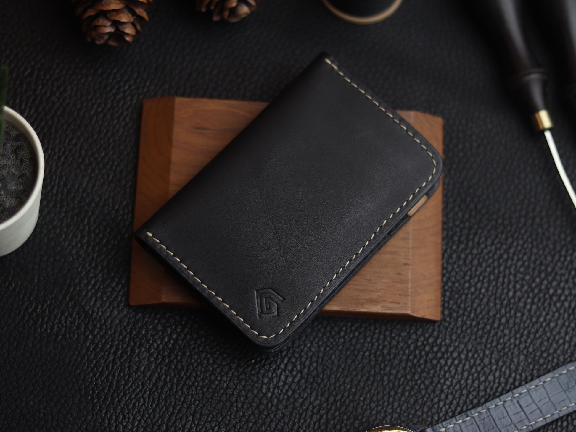 HUDSON SLIM BI-FOLD WALLET MATTE BLACK & CHIFFON WHITE GRIP LEATHER GOODS