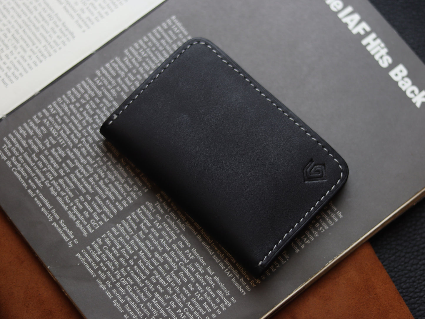 HUDSON SLIM BI-FOLD WALLET MATTE BLACK & VINTAGE RED GRIP LEATHER GOODS
