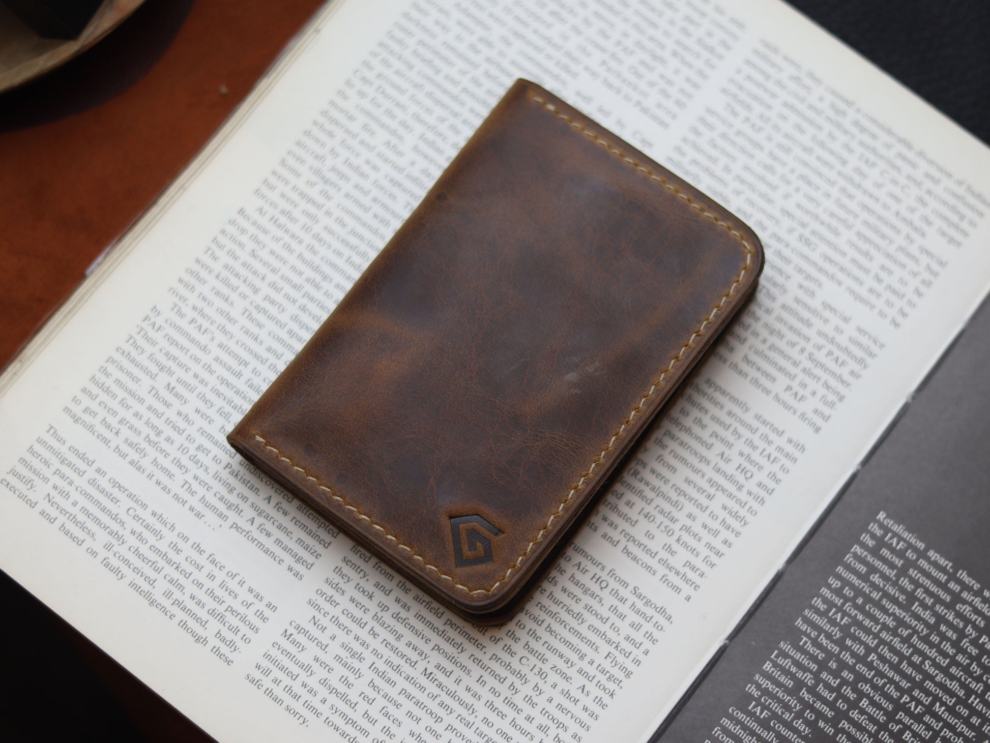HUDSON SLIM BI-FOLD WALLET BRUNETTE BROWN & MATTE BLACK GRIP LEATHER GOODS