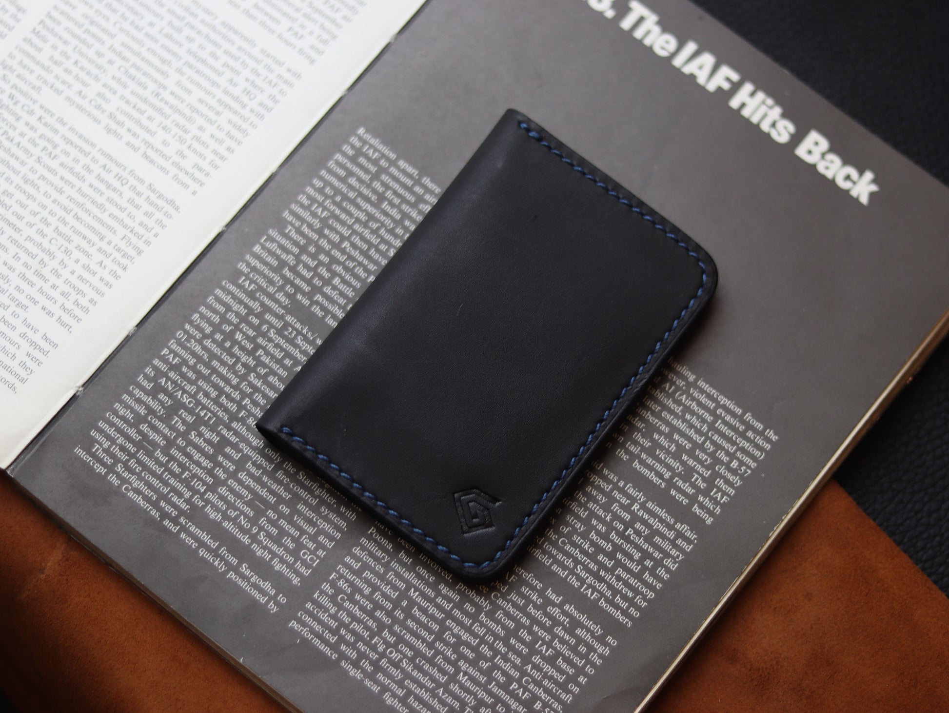 HUDSON SLIM BI-FOLD WALLET MATTE BLACK & BLUE GRIP LEATHER GOODS