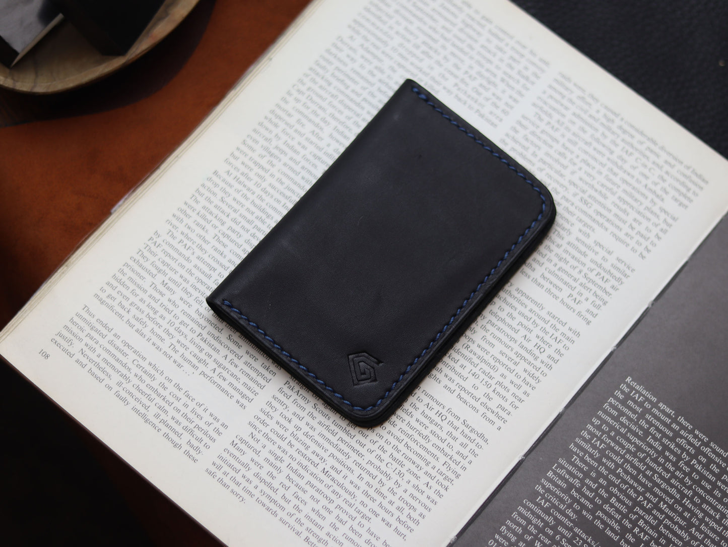 HUDSON SLIM BI-FOLD WALLET MATTE BLACK & BLUE GRIP LEATHER GOODS