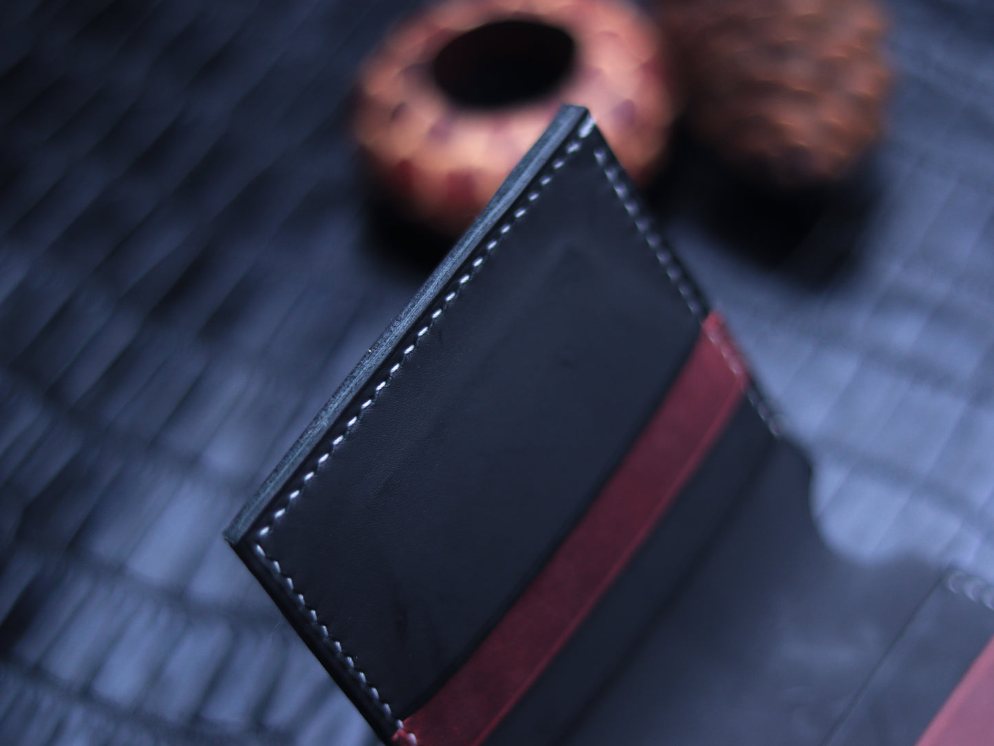 AUREUM - CHARCOLE BLACK & MARQUIS RED