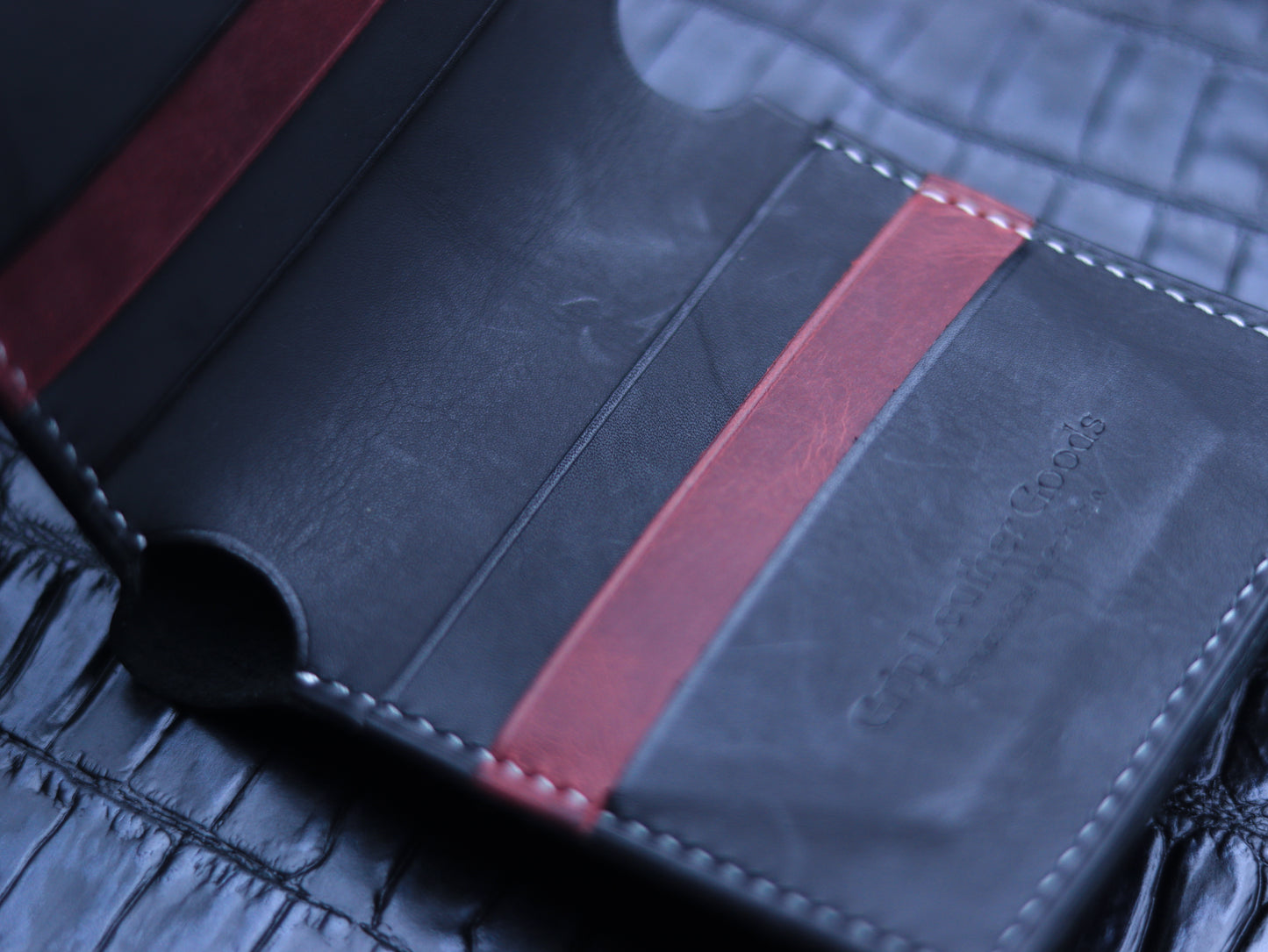 AUREUM - CHARCOLE BLACK & MARQUIS RED