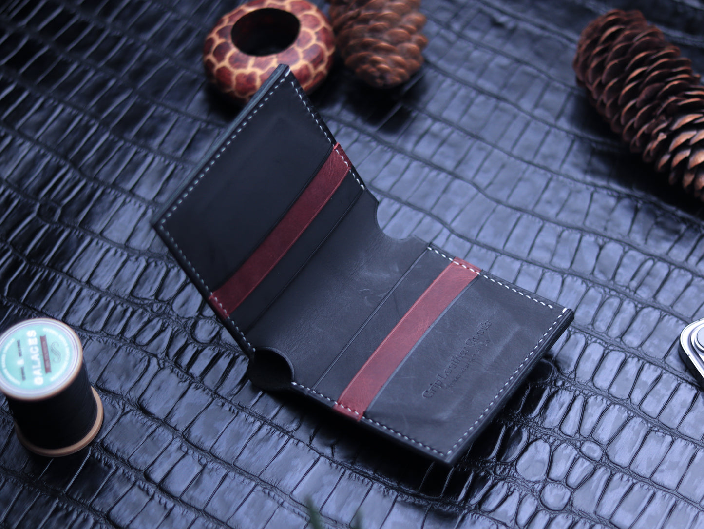 AUREUM - CHARCOLE BLACK & MARQUIS RED