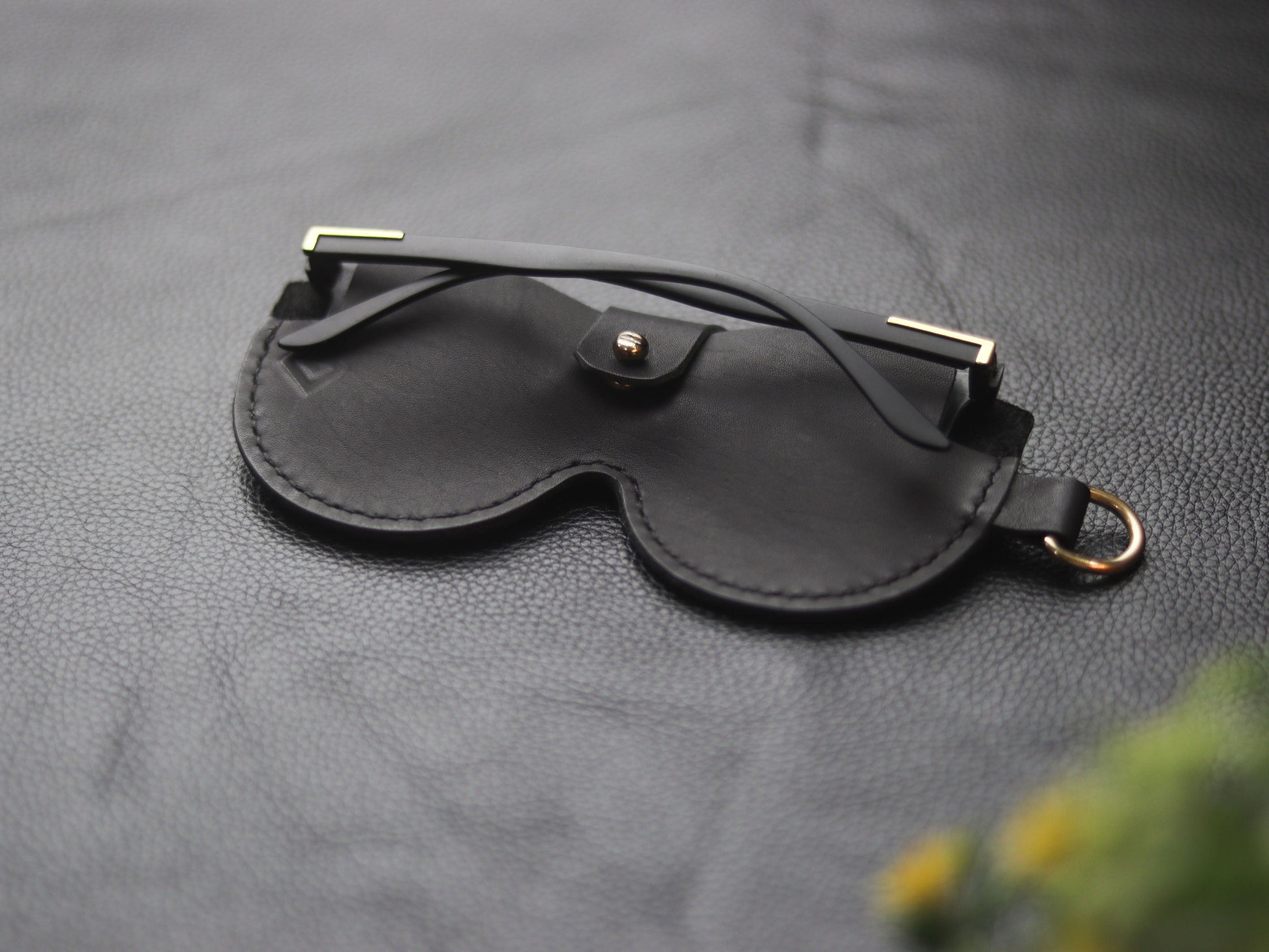 MINIMAL SUNGLASSES CASE  EBONY BLACK 01 GRIP LEATHER GOODS