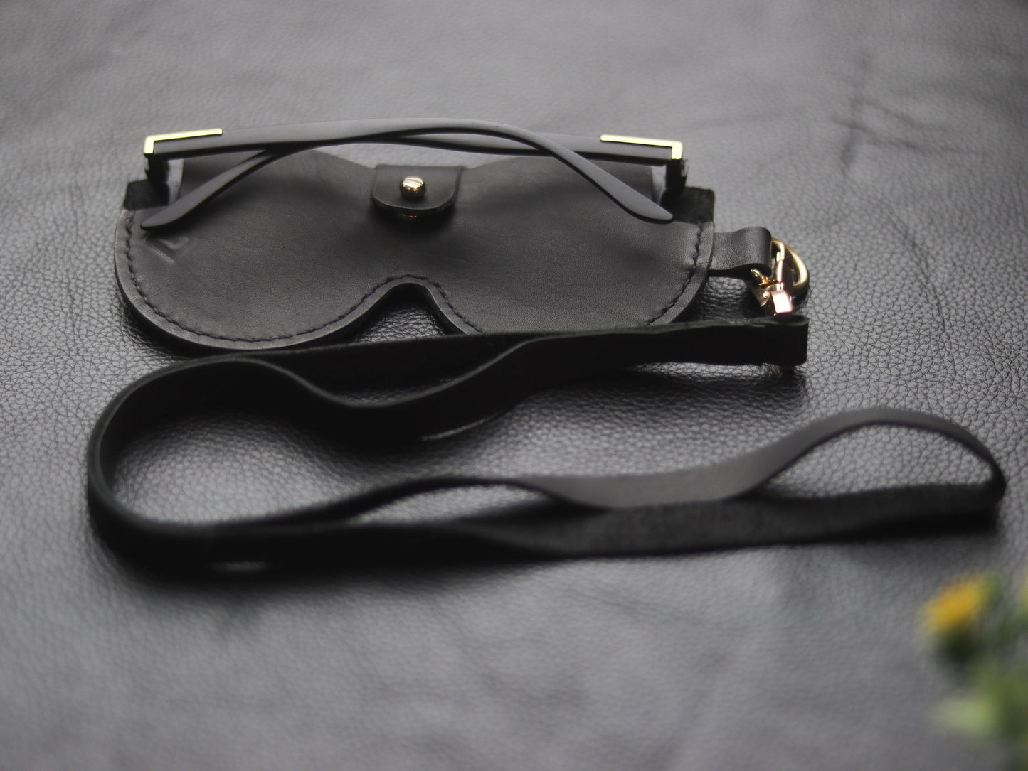 MINIMAL SUNGLASSES CASE  EBONY BLACK 01 GRIP LEATHER GOODS