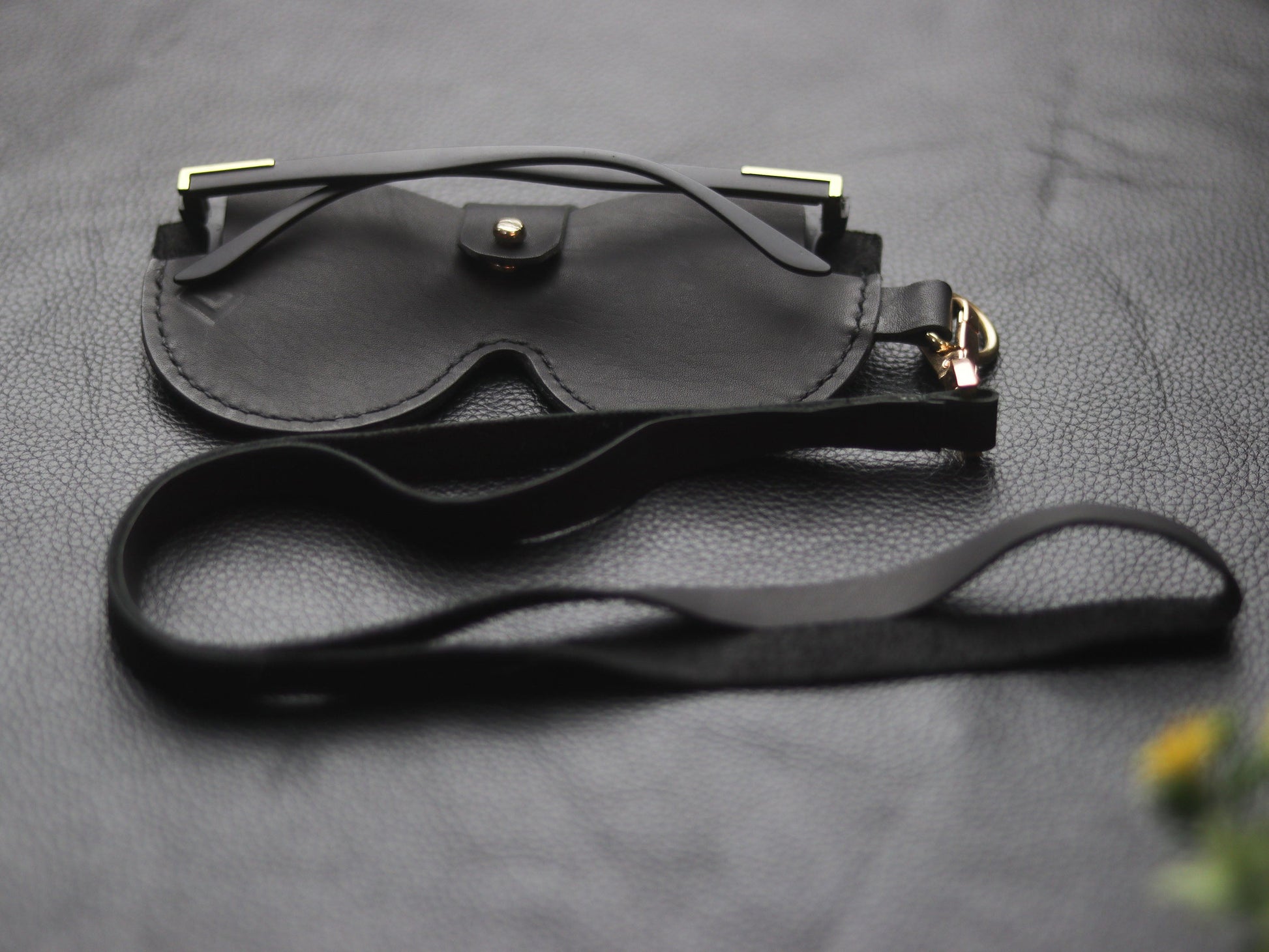 MINIMAL SUNGLASSES CASE  EBONY BLACK 01 GRIP LEATHER GOODS