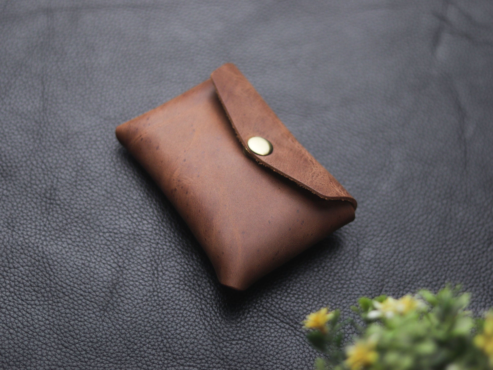 Stitchless minimalist Leather wallet & cardholder Coffee Brown grip
